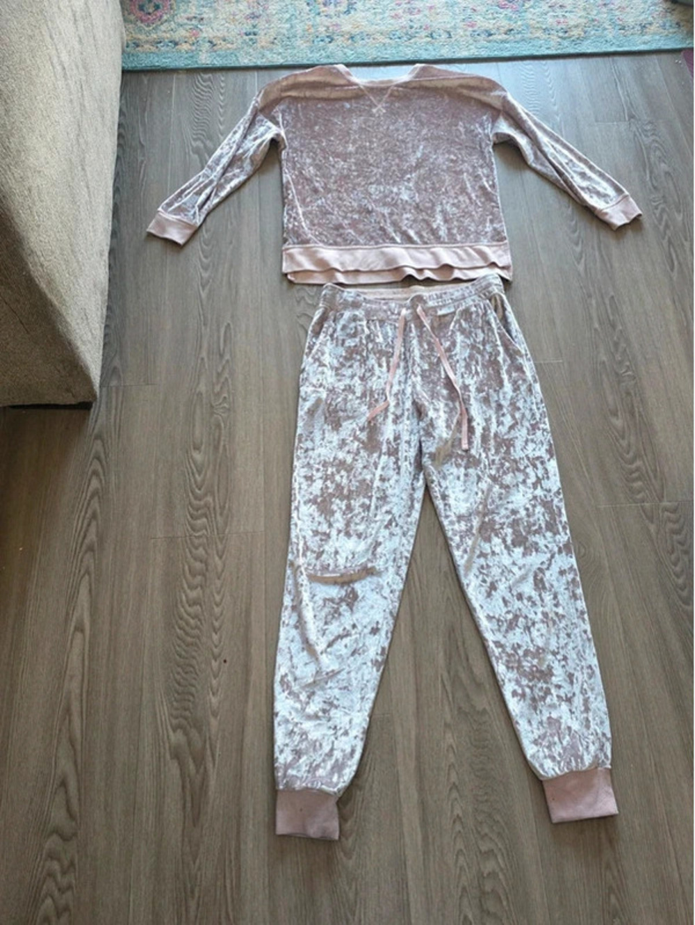 Women's Velvet Lounge Set with Long Sleeve Top and Drawstring Pants